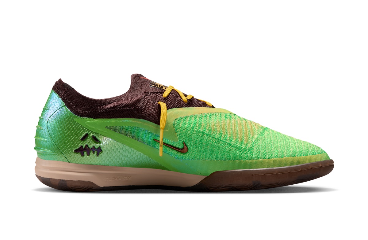 Travis Scott x Nike Phantom 6 Low Indoor Travis Scott x Nike Phantom 6 Low Indoor