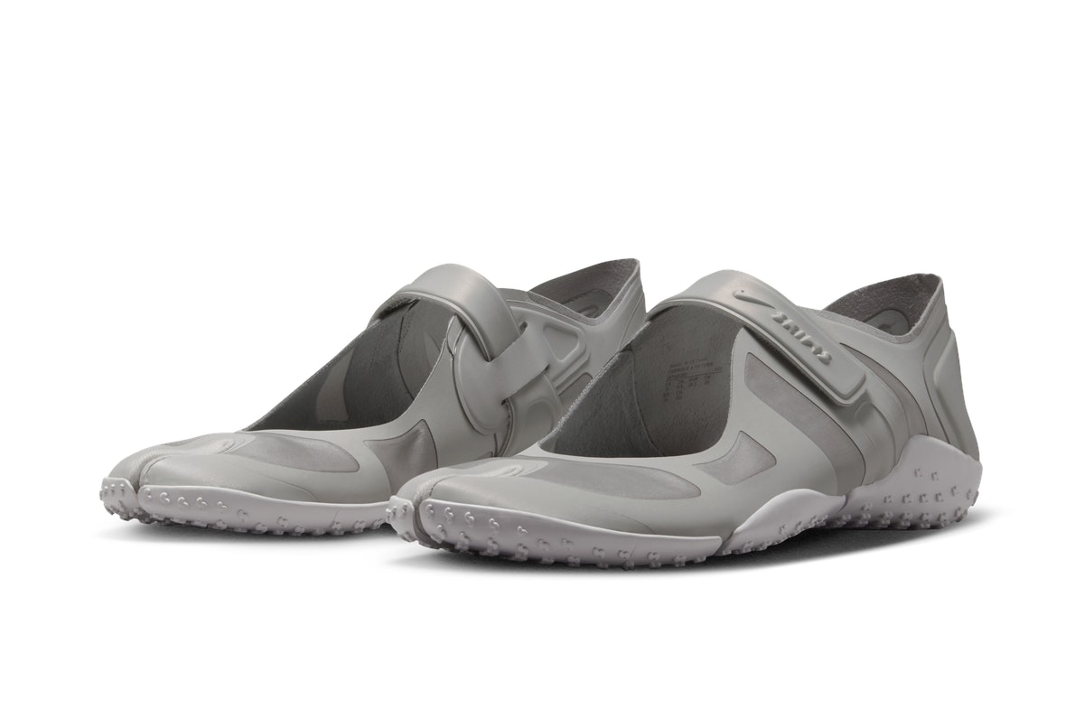 NikeSKIMS Rift Satin Night Silver