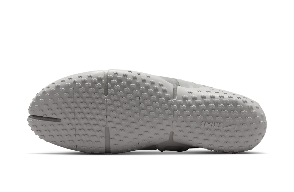NikeSKIMS Rift Satin Night Silver