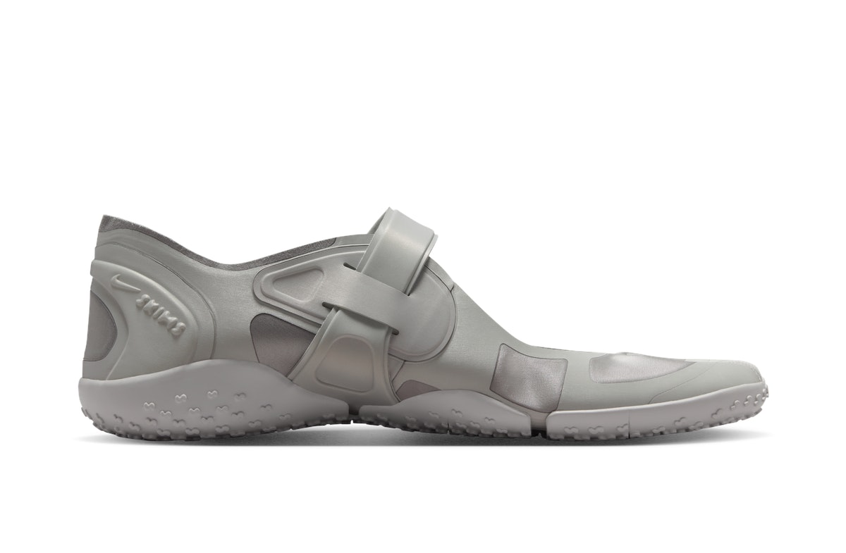 NikeSKIMS Rift Satin Night Silver