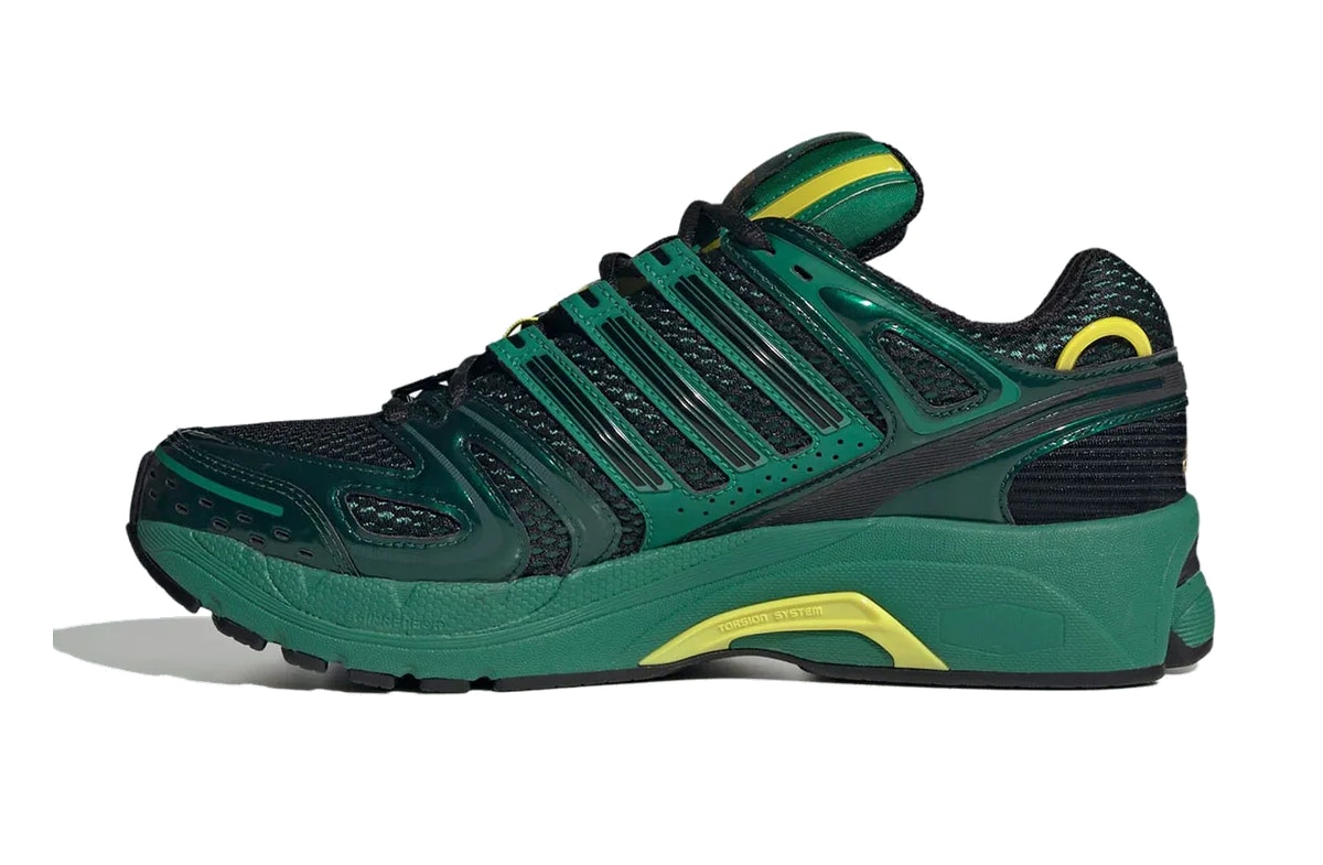 Pokemon x adidas Adistar Control 5 Rayquaza Pokemon x adidas Adistar Control 5 Rayquaza