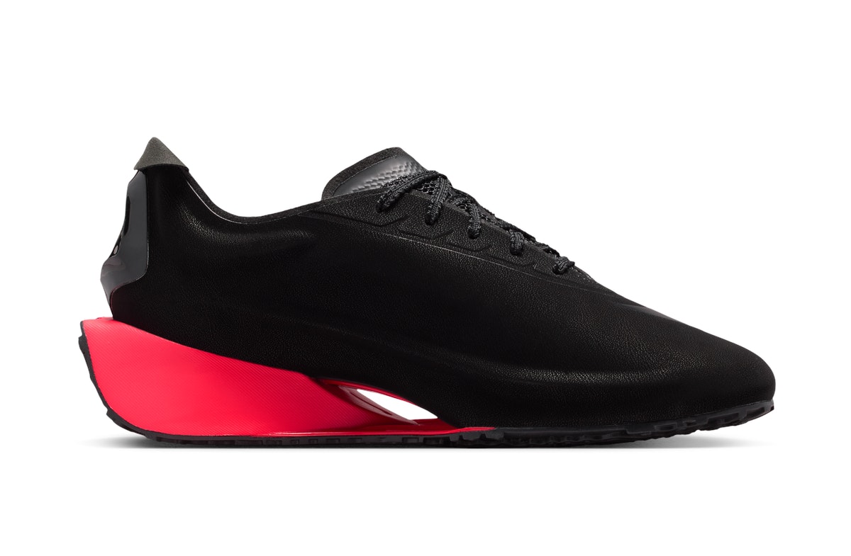 Nike First Sight Noir Bright Crimson Nike First Sight Noir Bright Crimson