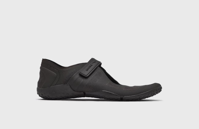 SKIMS x Nike Rift 1 Tone Mesh Tar