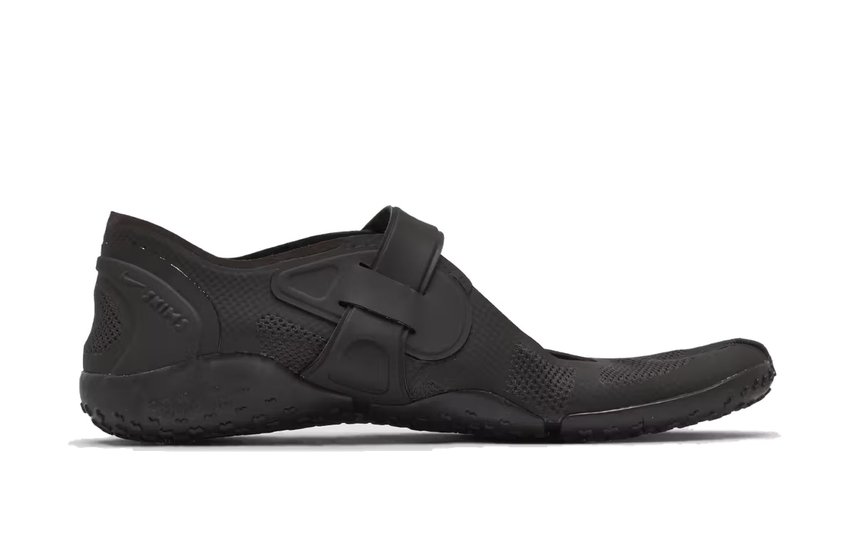 SKIMS x Nike Rift 1 Tone Mesh Tar