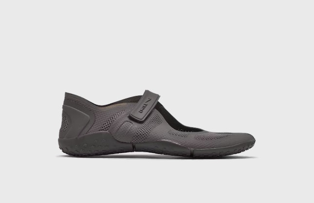 SKIMS x Nike Rift 1 Tone Mesh Cave Stone