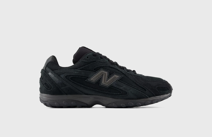 New Balance 204L Triple Black