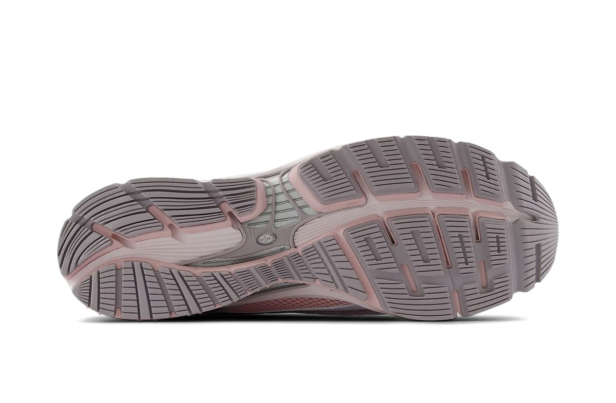 New Balance 1890A Pink Granite