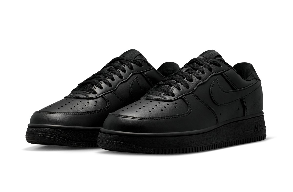 Nike Air Force 1 Low '01 Triple Black Nike Air Force 1 Low '01 Triple Black