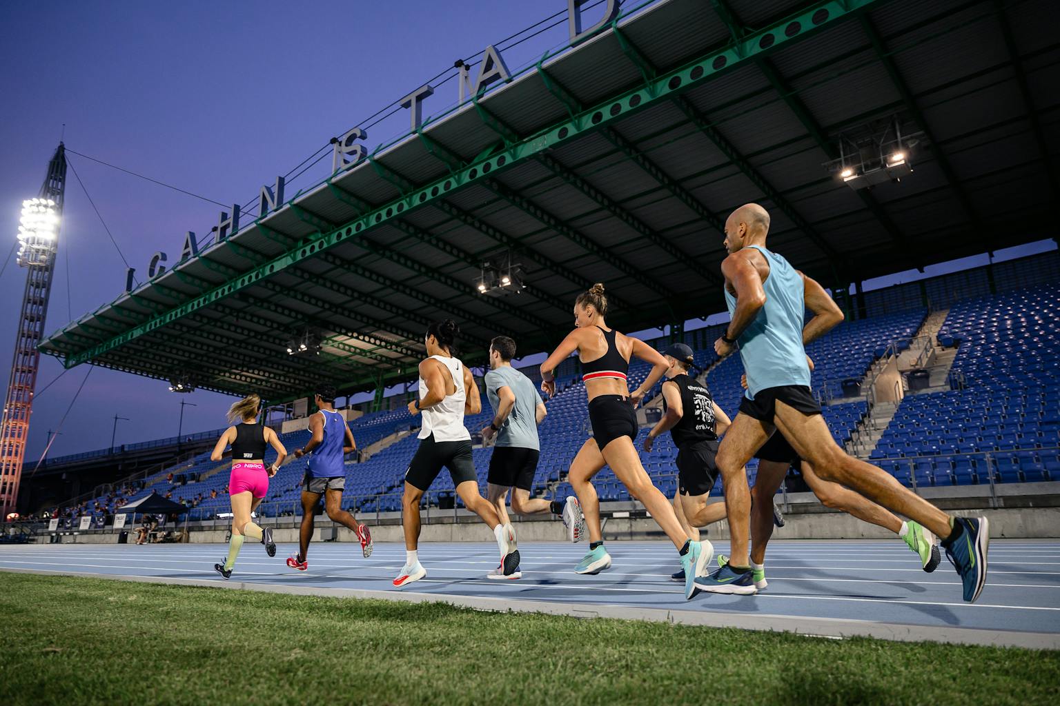 Twilight 5000 Tracksmith Tracksmith twilight-5000-tracksmith-tracksmith