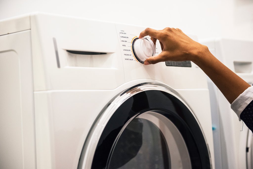 Changer le tuyau d'évacuation d'une machine à laver le linge