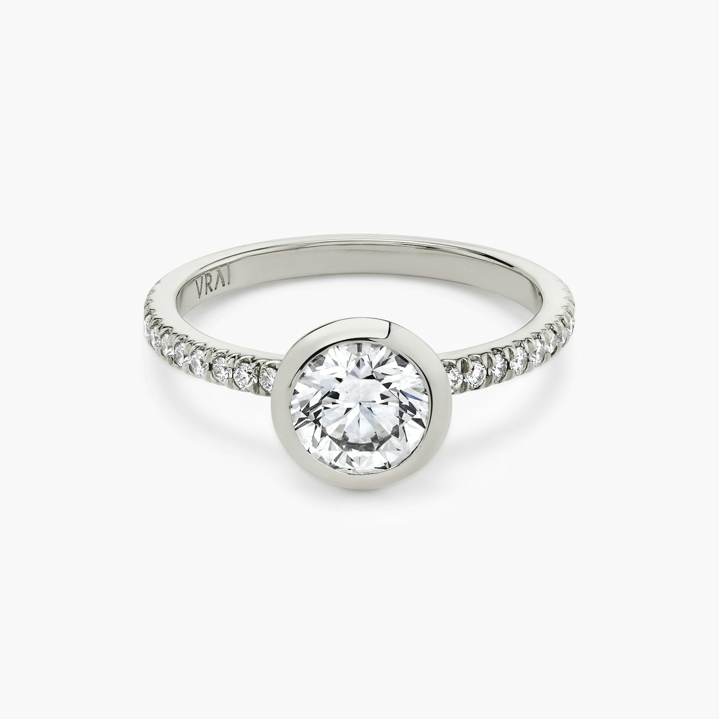 The Signature Bezel | Round Brilliant | 18k | 18k White Gold | Band: Pavé | Carat weight: See full inventory | Diamond orientation: vertical