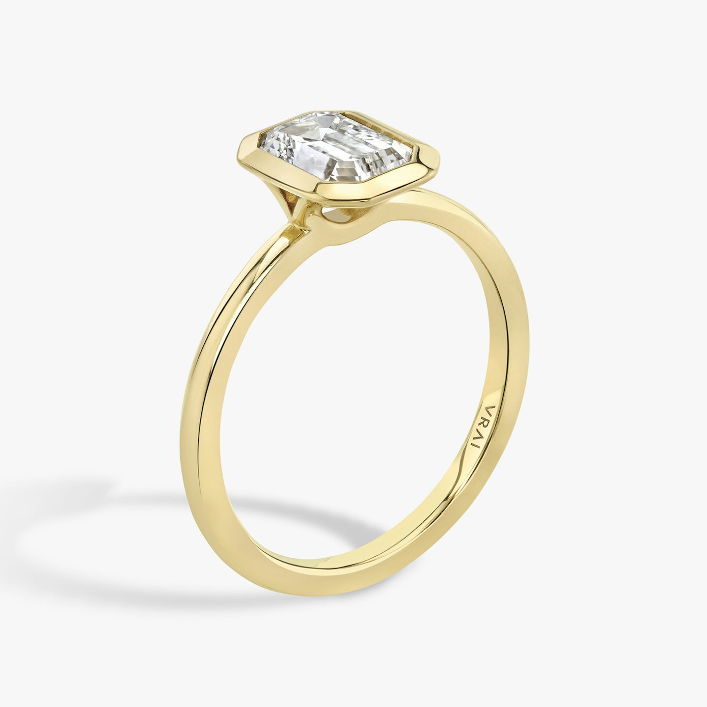The Signature Bezel | emerald | 18k | yellow-gold | bandAccent: plain | diamondOrientation: vertical | caratWeight: other