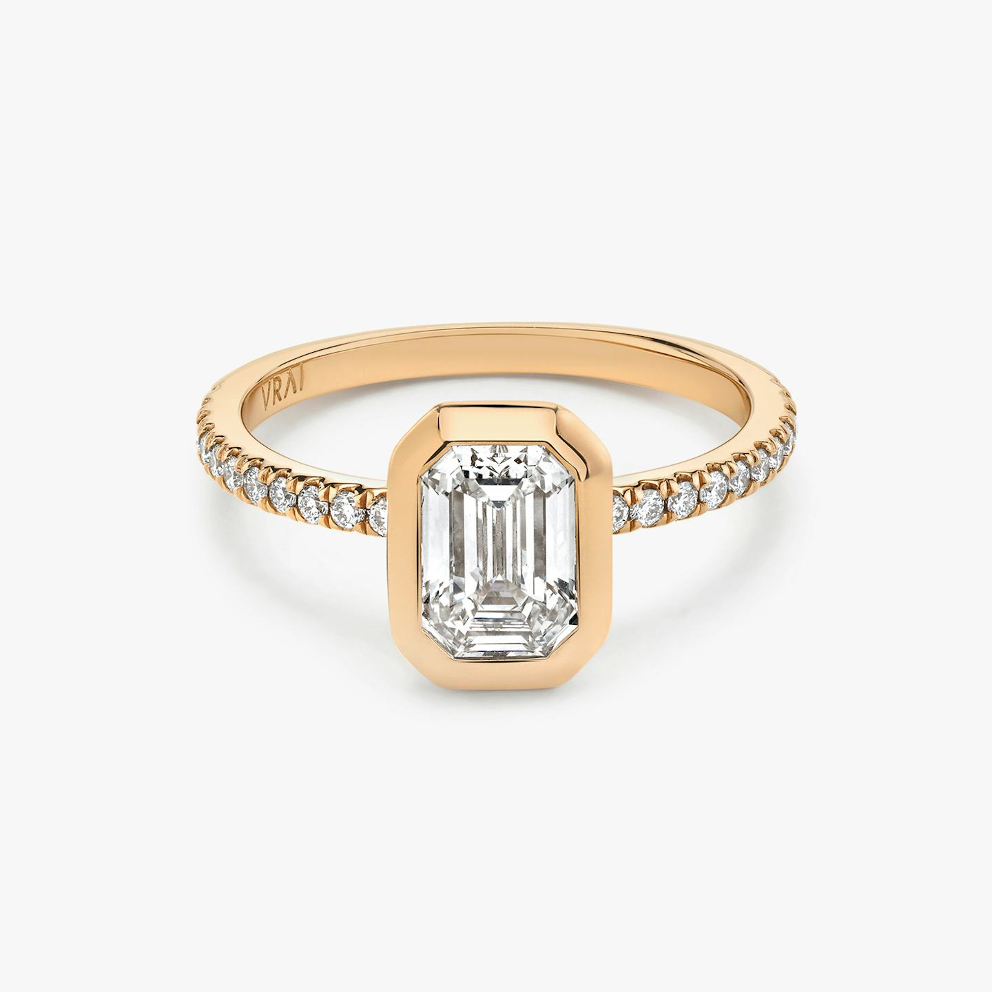 Signature Bezel | Emerald | 14k | 14k Roségold | Ring: Pavé | Diamantausrichtung: vertical | Karatgewicht: Gesamtbestand ansehen