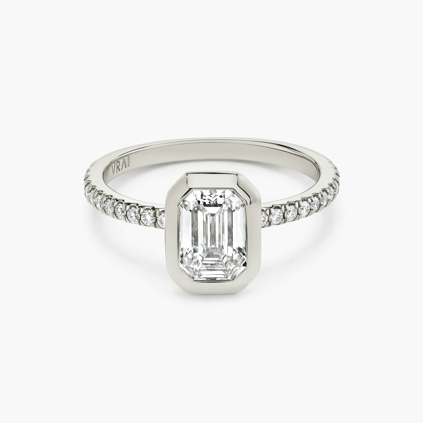 The Signature Bezel | emerald | platinum | bandAccent: pave | diamondOrientation: vertical | caratWeight: other