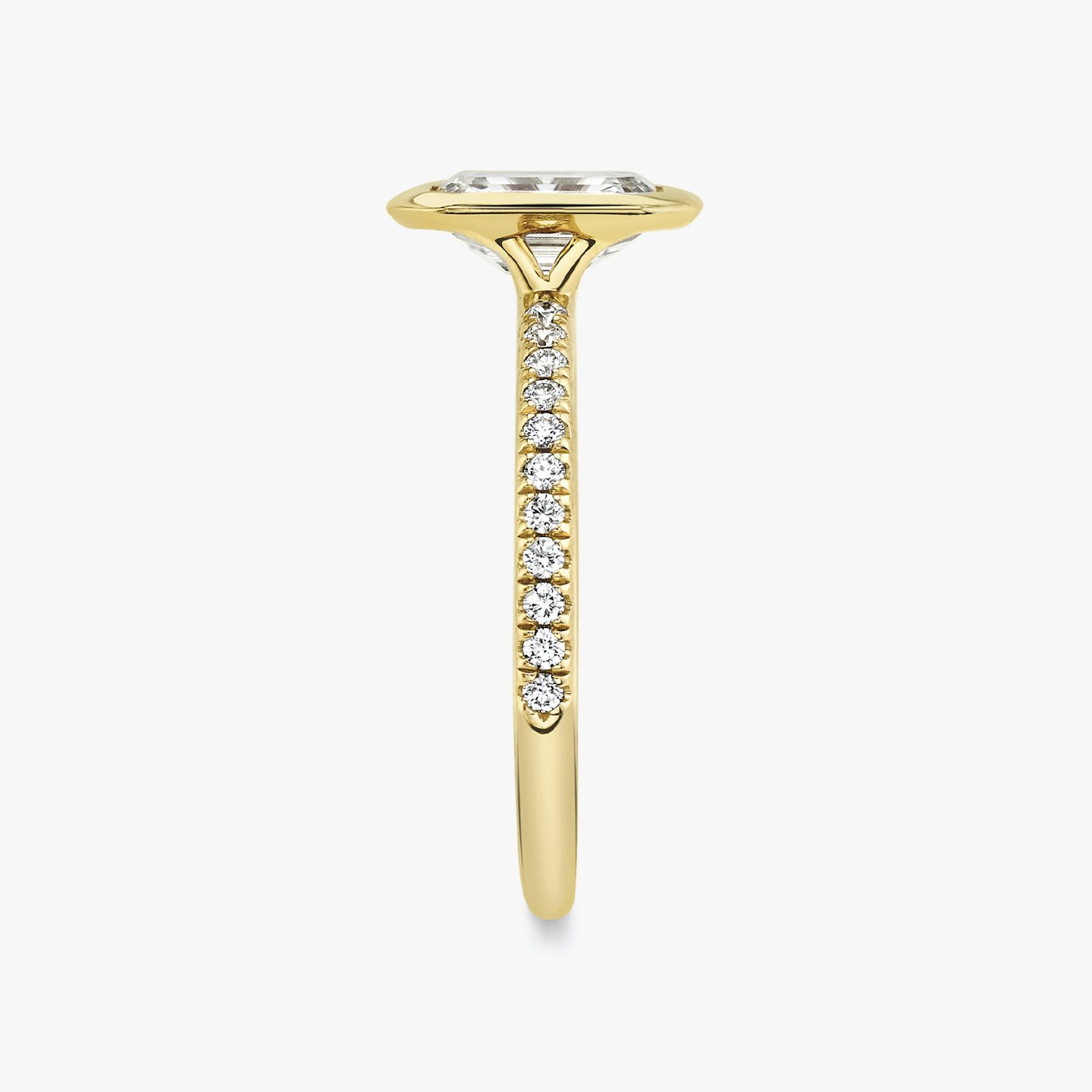 The Signature Bezel | Emerald | 18k | 18k Yellow Gold | Band: Pavé | Diamond orientation: vertical | Carat weight: See full inventory