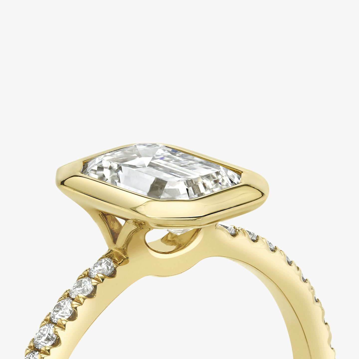 undefined | emerald | 18k | yellow-gold | bandAccent: pave | diamondOrientation: vertical | caratWeight: other