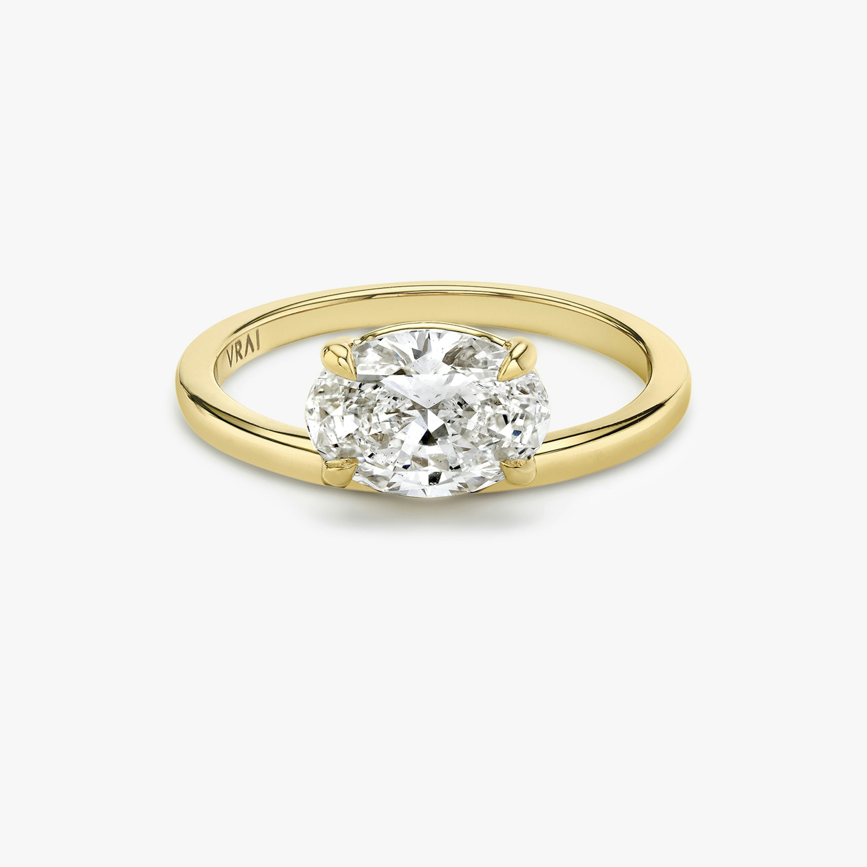 The Hover | Oval | 18k | 18k Yellow Gold | Band: Plain | Diamond orientation: vertical | Carat weight: See full inventory