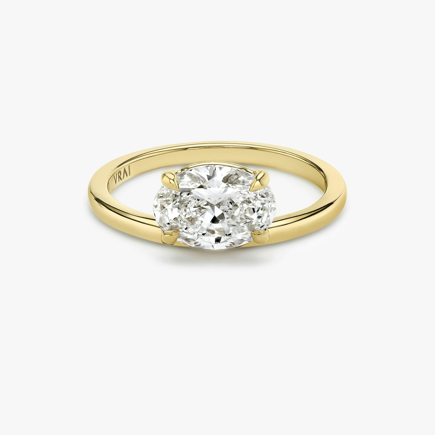 The Hover | Oval | 18k | 18k Yellow Gold | Band: Plain | Diamond orientation: vertical | Carat weight: See full inventory