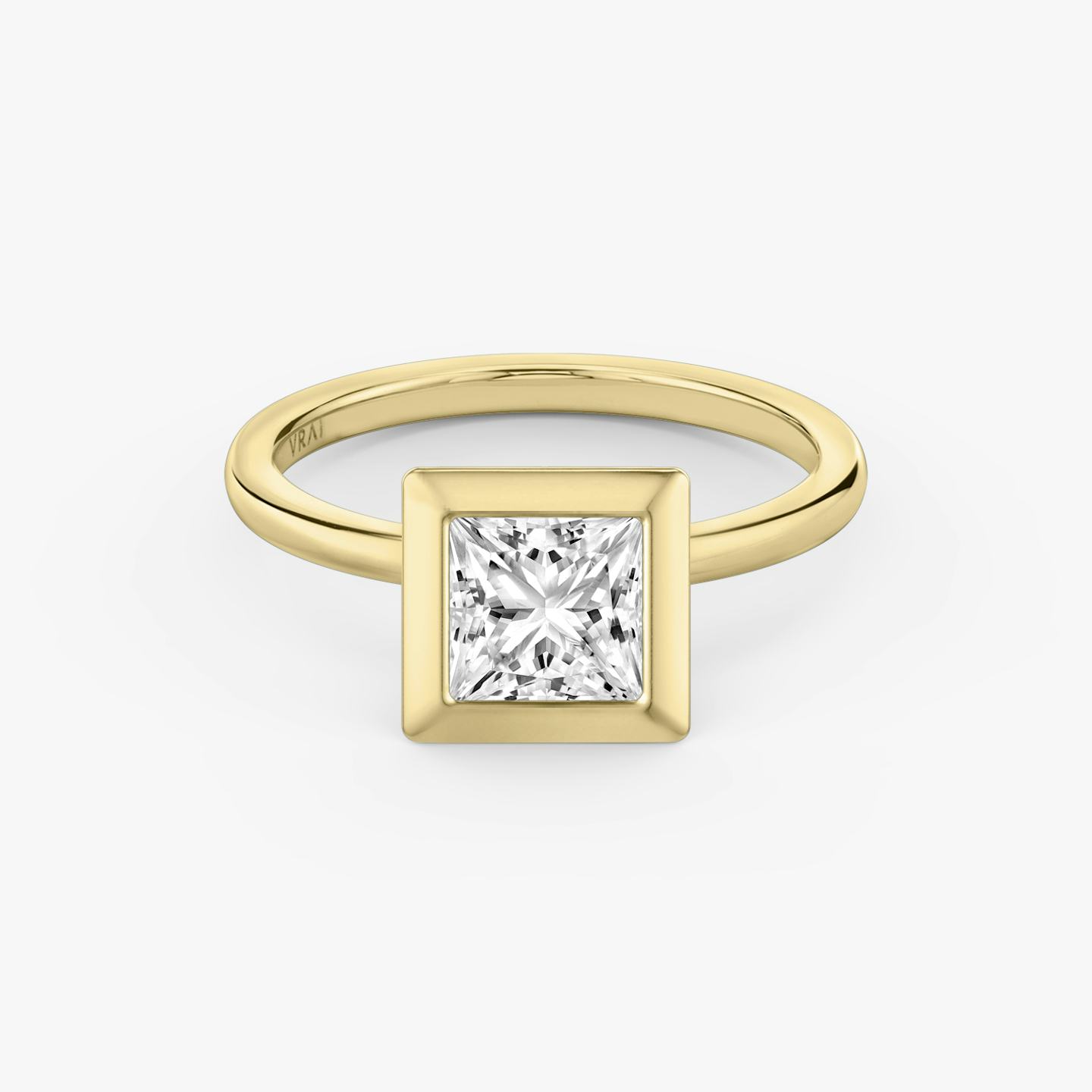 The Signature Bezel | Princess | 18k | 18k Yellow Gold | Band: Plain | Diamond orientation: vertical | Carat weight: See full inventory