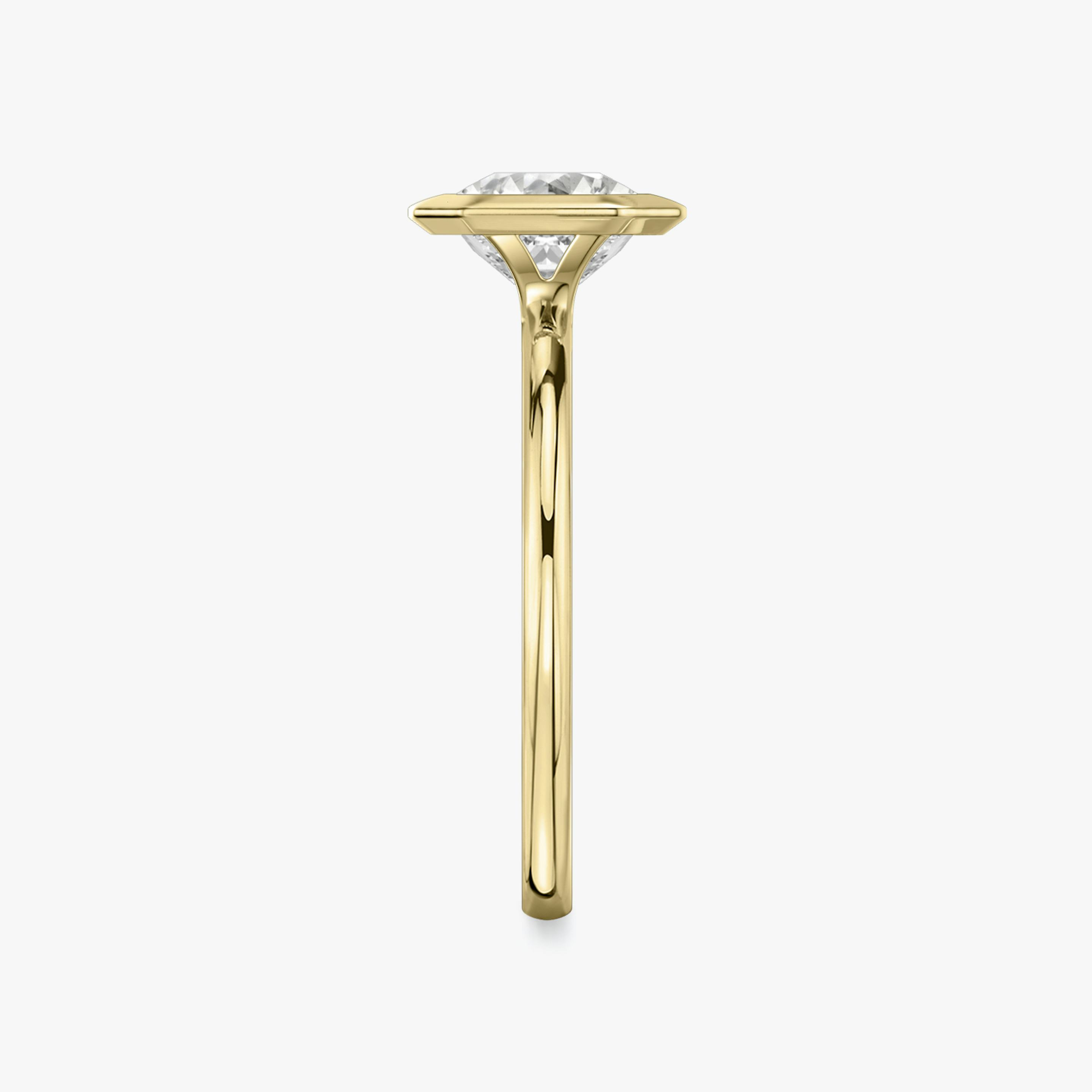 The Signature Bezel | Asscher | 18k | 18k Yellow Gold | Band: Plain | Diamond orientation: vertical | Carat weight: See full inventory