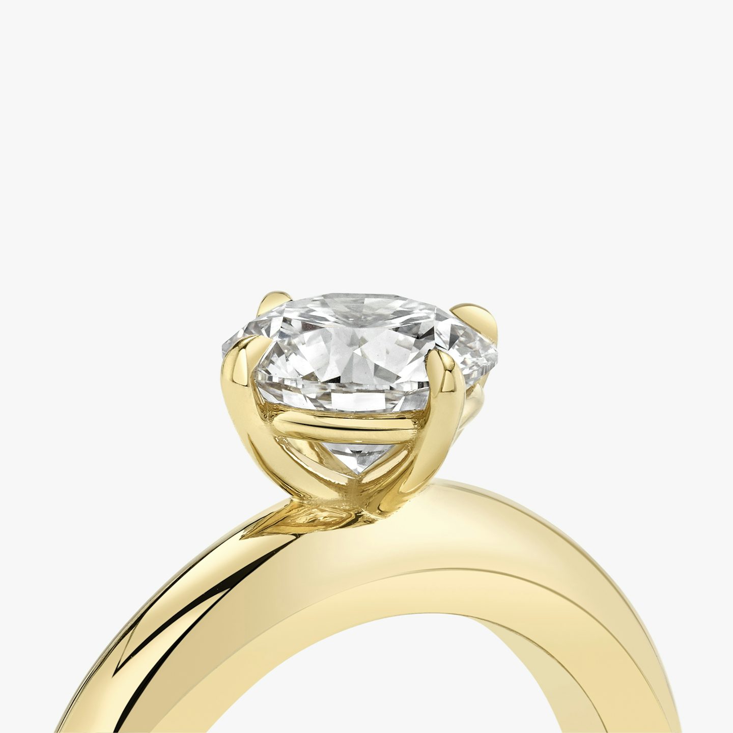 The Curator | Round Brilliant | 18k | 18k Yellow Gold | Band: Plain | Carat weight: See full inventory | Diamond orientation: vertical