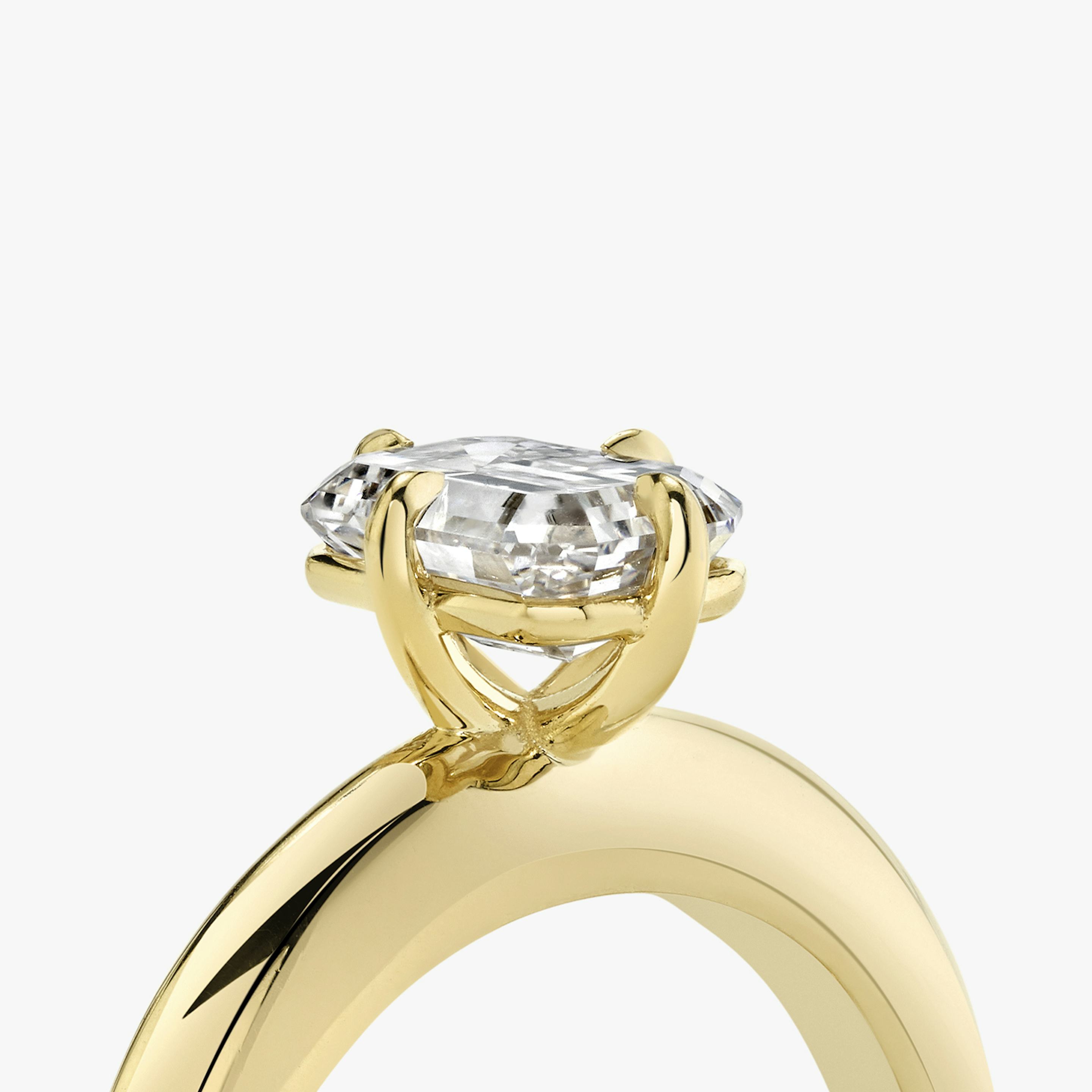 The Curator | Emerald | 18k | 18k Yellow Gold | Band: Plain | Diamond orientation: vertical | Carat weight: See full inventory