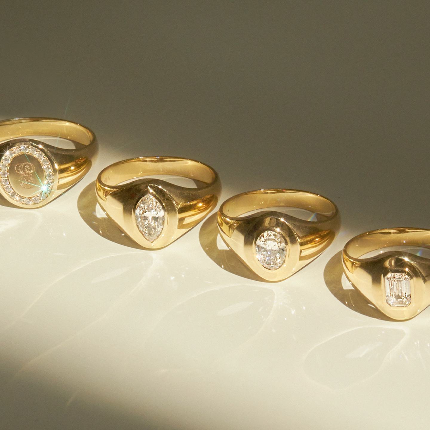 VRAI Pavé Signet Ring | Round Brilliant | 14k | 18k White Gold