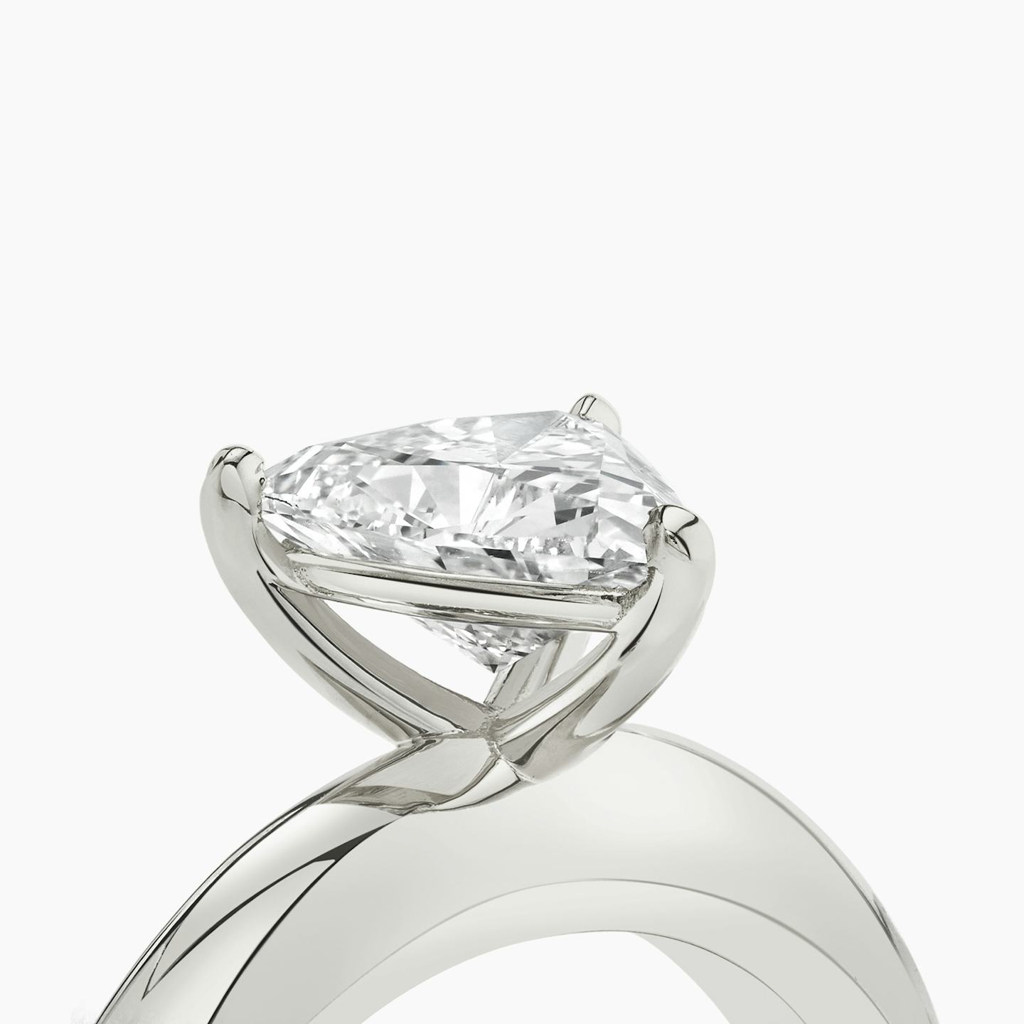 The Curator | Trillion | Platinum | Band: Plain | Diamond orientation: vertical | Carat weight: See full inventory