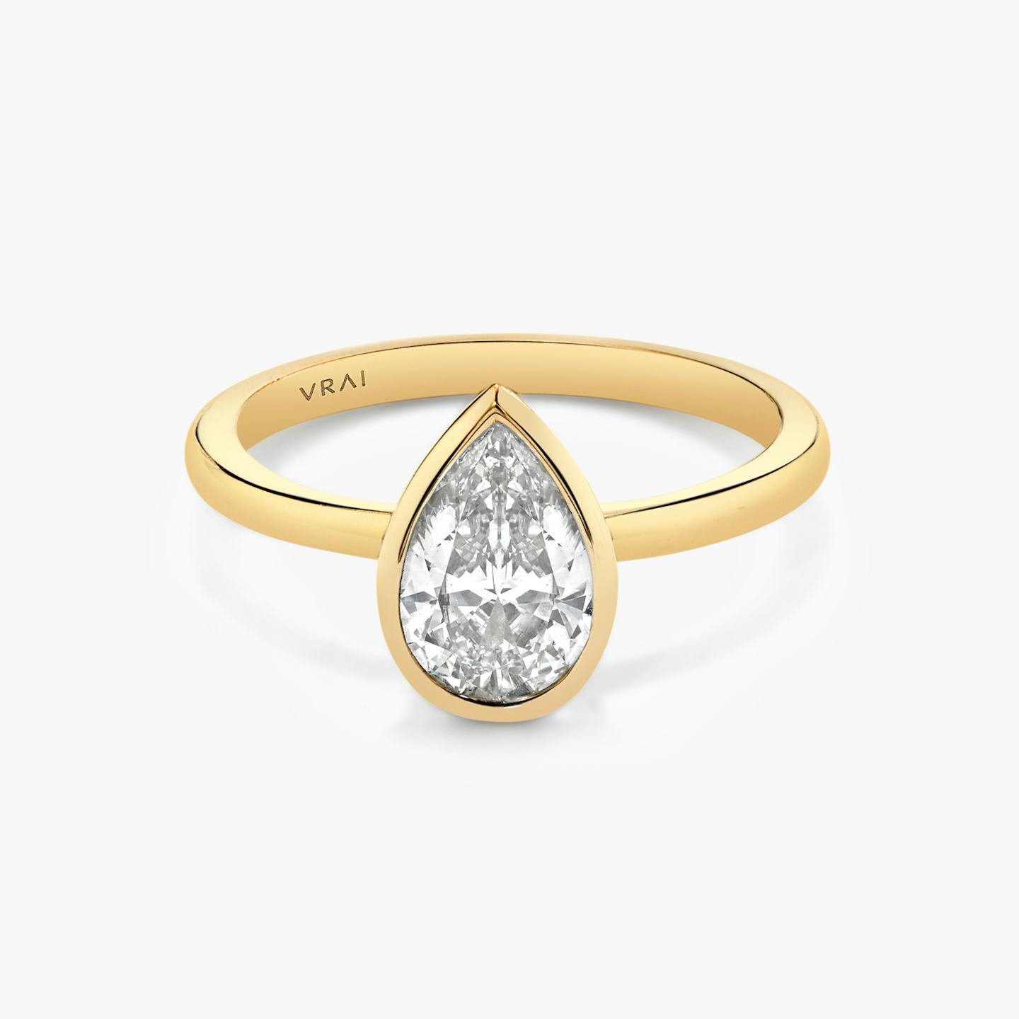 The Signature Bezel | Pear | 18k | 18k Yellow Gold | Band: Plain | Diamond orientation: vertical | Carat weight: See full inventory