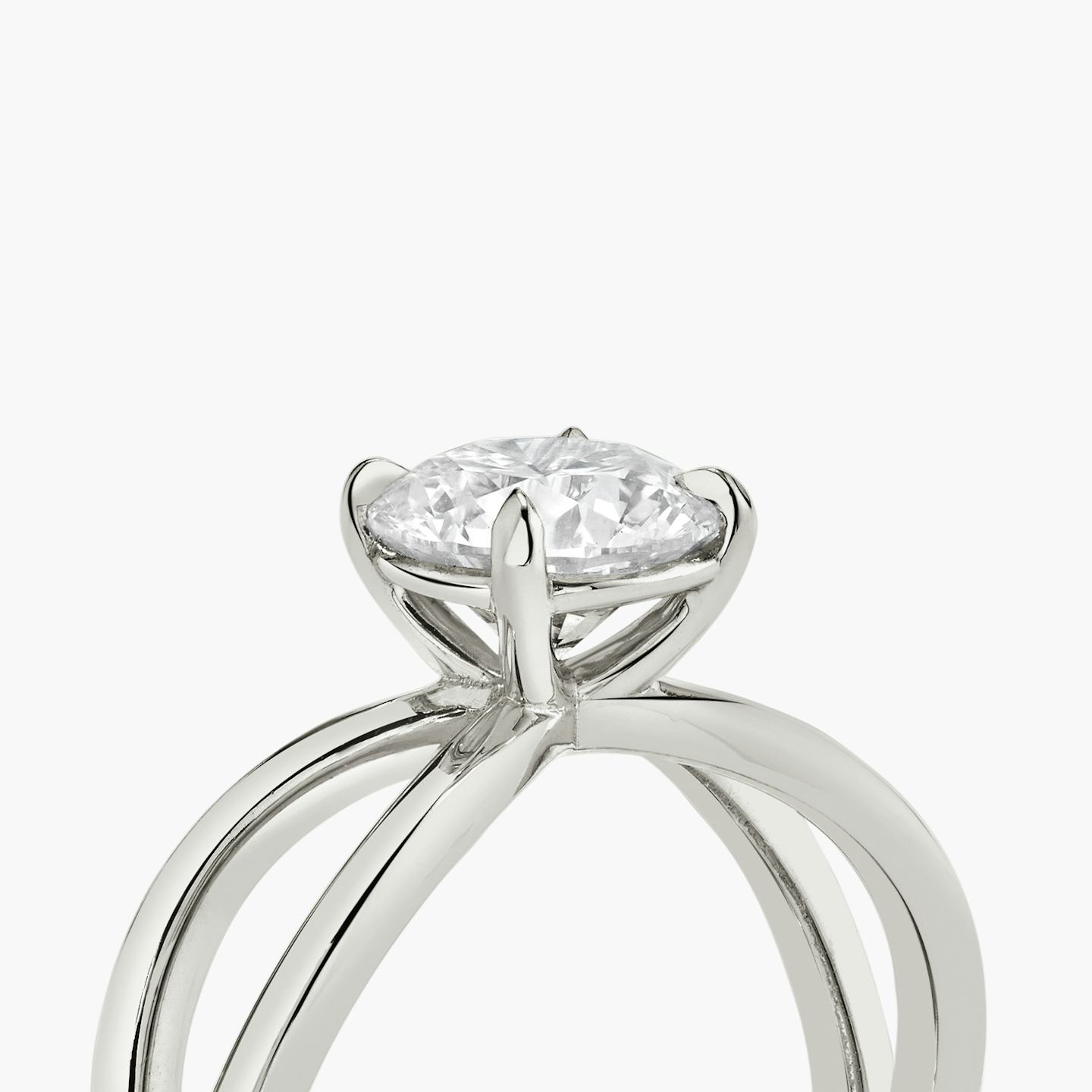 The Duet | Round Brilliant | 18k | 18k White Gold | Band: Plain | Carat weight: See full inventory | Diamond orientation: vertical