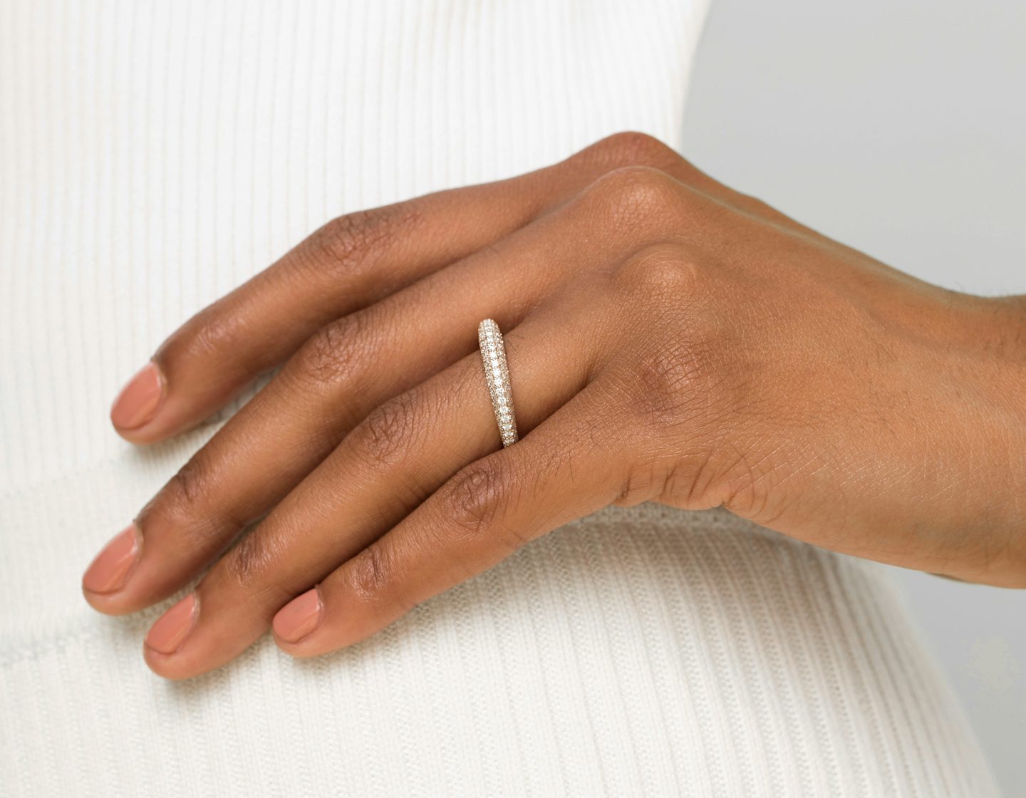 The Curator Band | Round Brilliant | 18k | 18k White Gold | Band: Pavé
