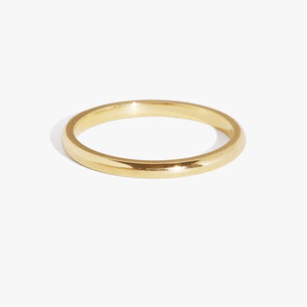Round yellow gold wedding band