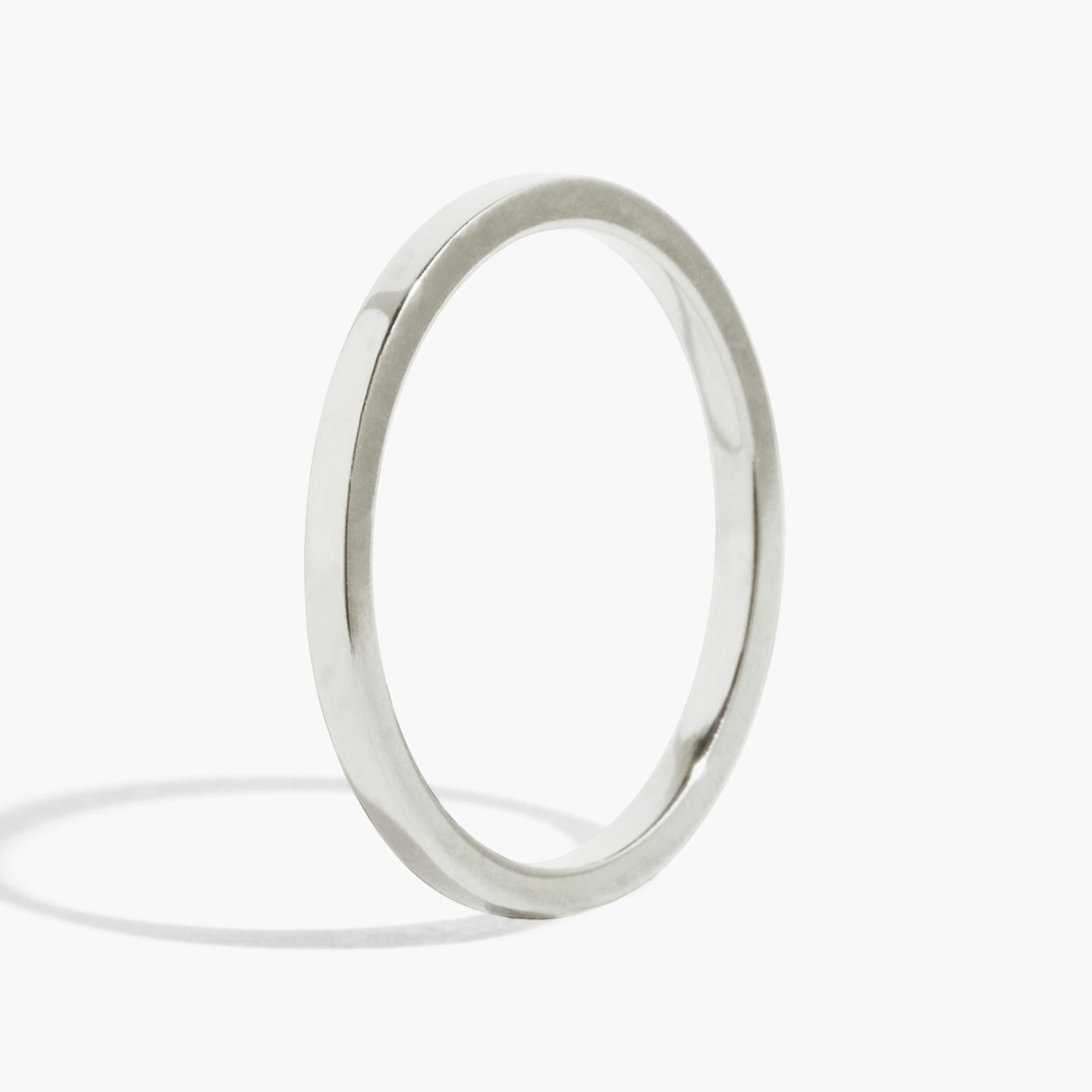 Alliance Flat | 18k | Or blanc 18 carats | Largeur de l'anneau: Petit - 1,5 mm