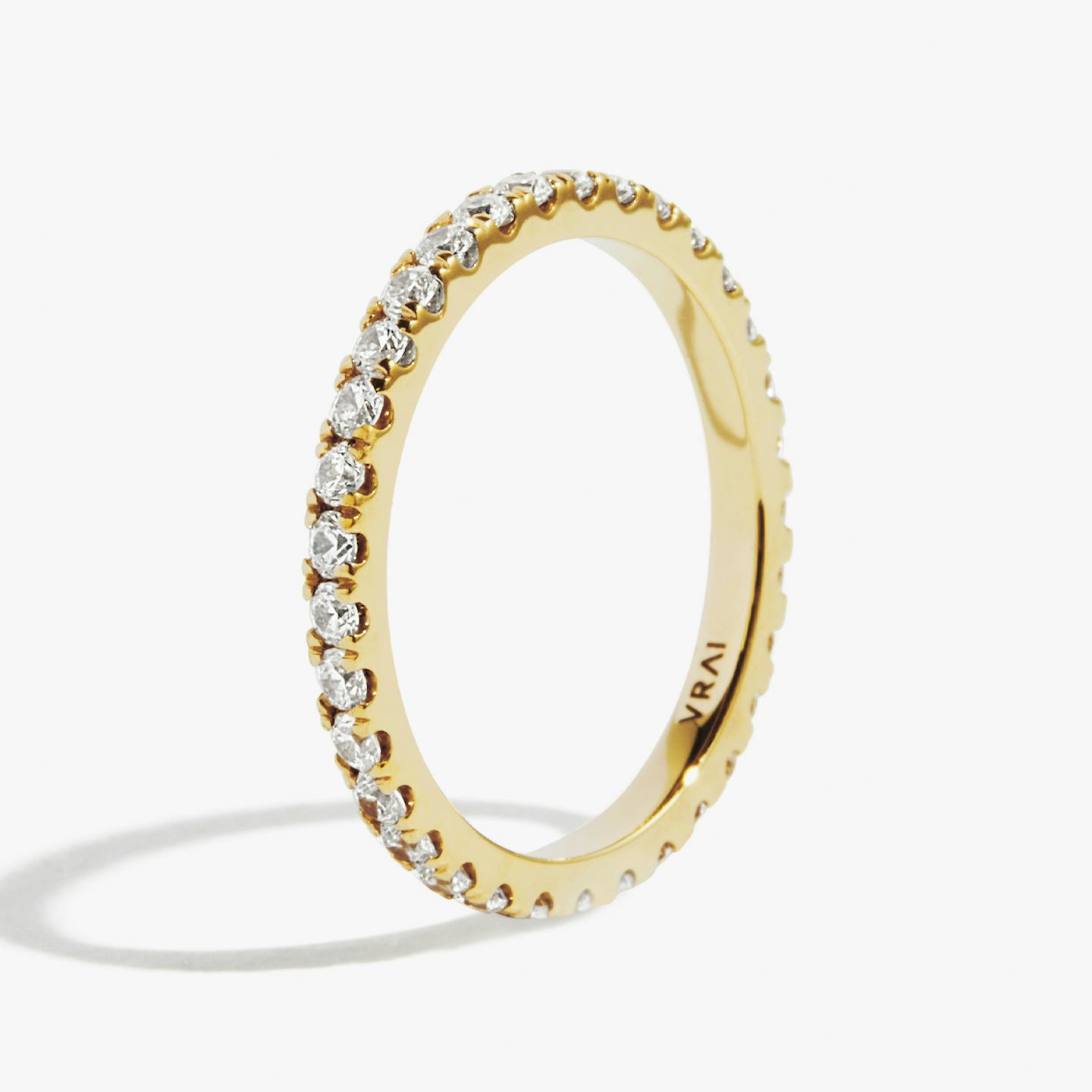 The Infinity Band | Round Brilliant | 18k | 18k Yellow Gold | Band width: Large