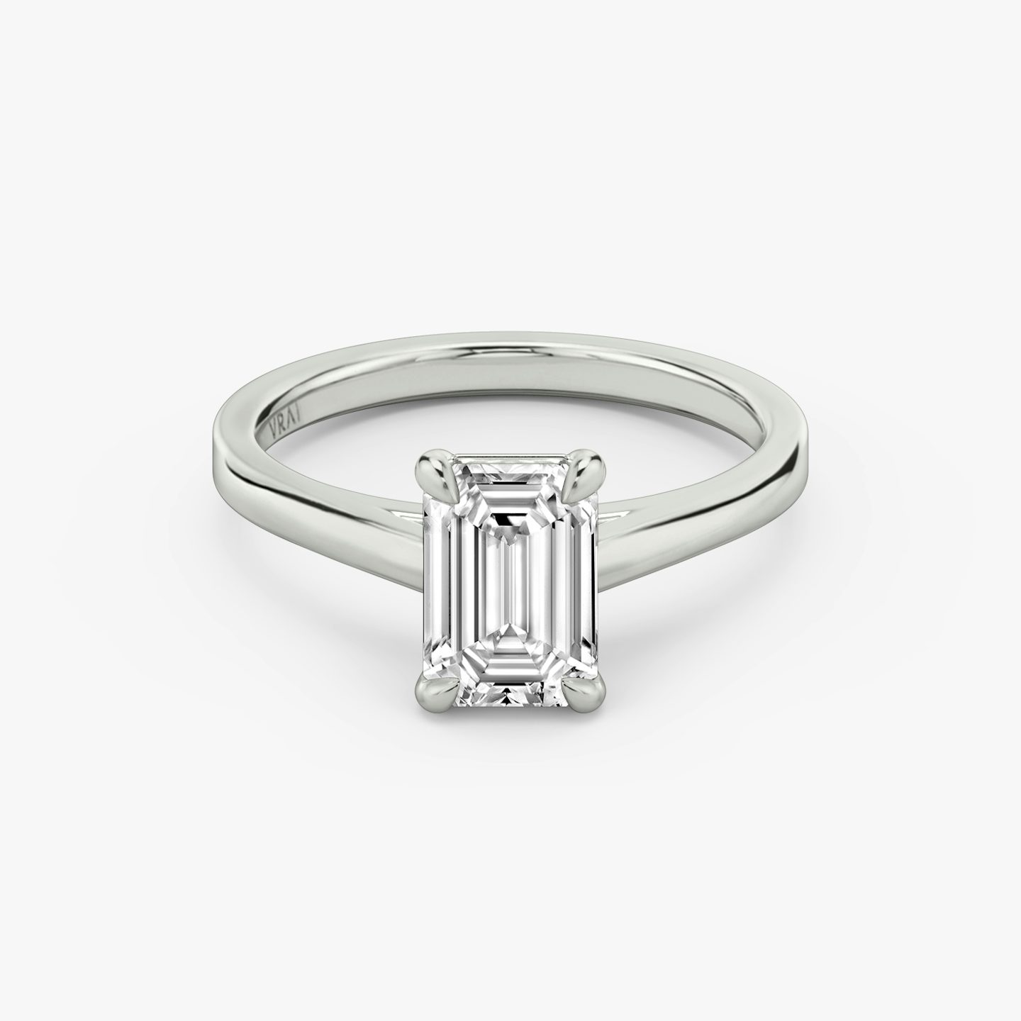 Cathedral | Emerald | Platin | Ring: Schlicht | Diamantausrichtung: vertical | Karatgewicht: Gesamtbestand ansehen