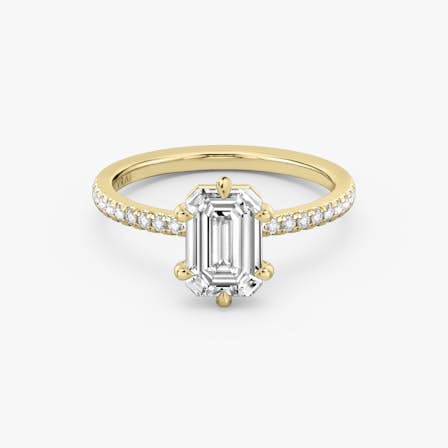 Yellow gold 6-prong solitaire with Emerald cut diamond