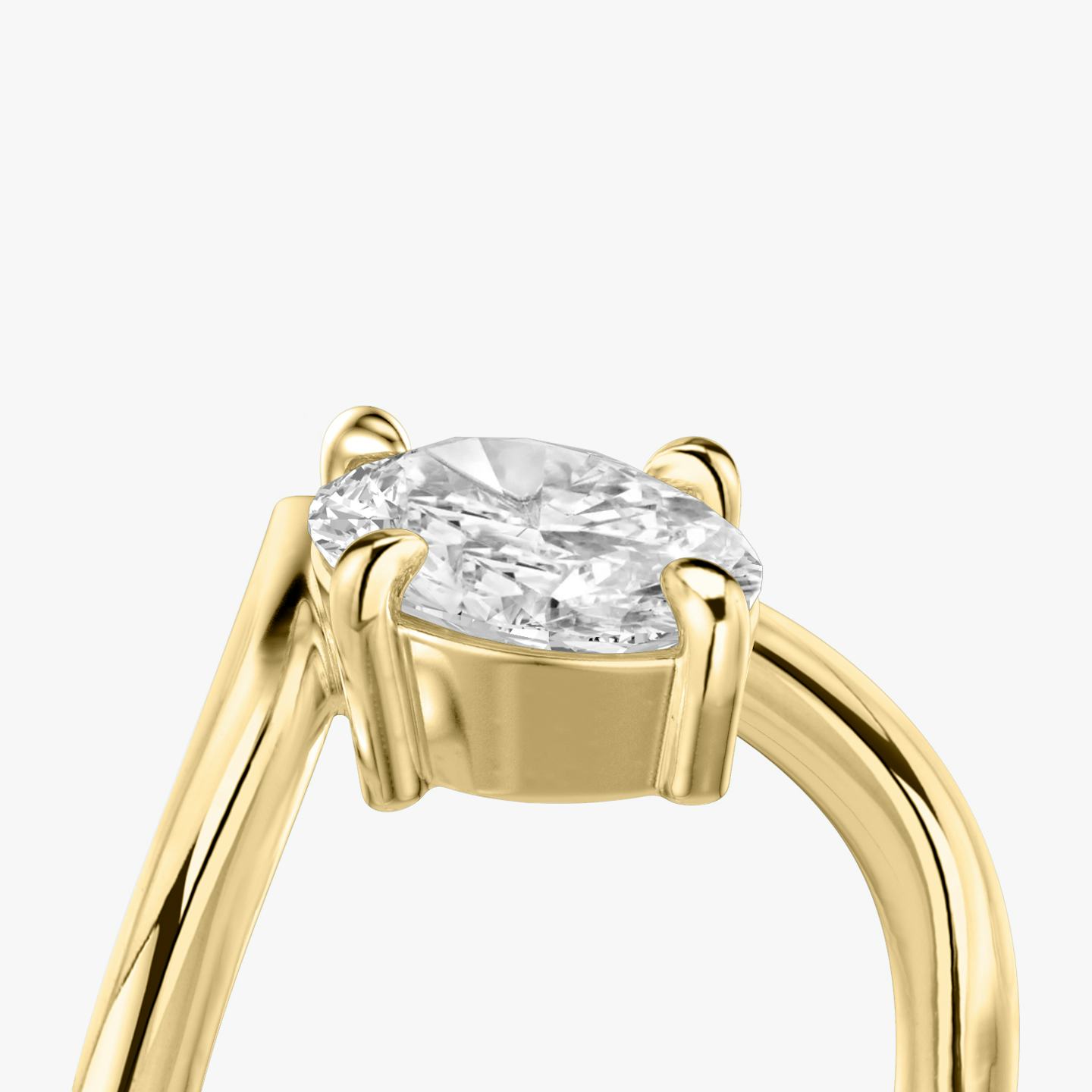 Anillo de compromiso Signature V | Oval | 18k | Oro amarillo de 18 quilates | Banda: Simple | Orientación de diamante: vertical | Peso en quilates: Ver stock total