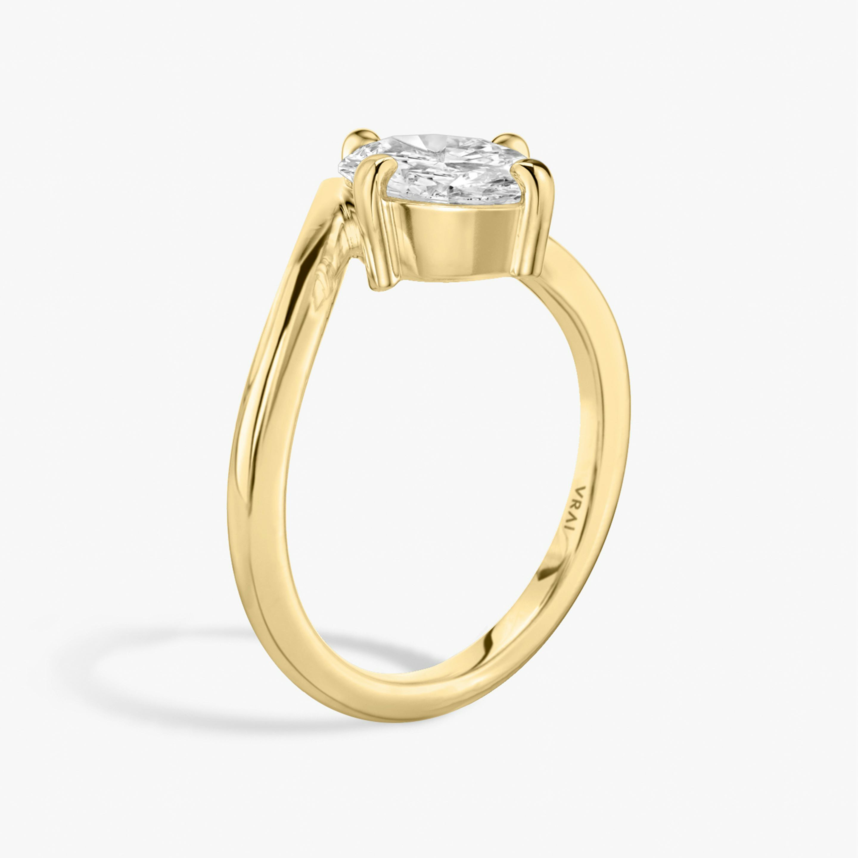 The Signature V | Oval | 18k | 18k Yellow Gold | Band: Plain | Diamond orientation: vertical | Carat weight: See full inventory