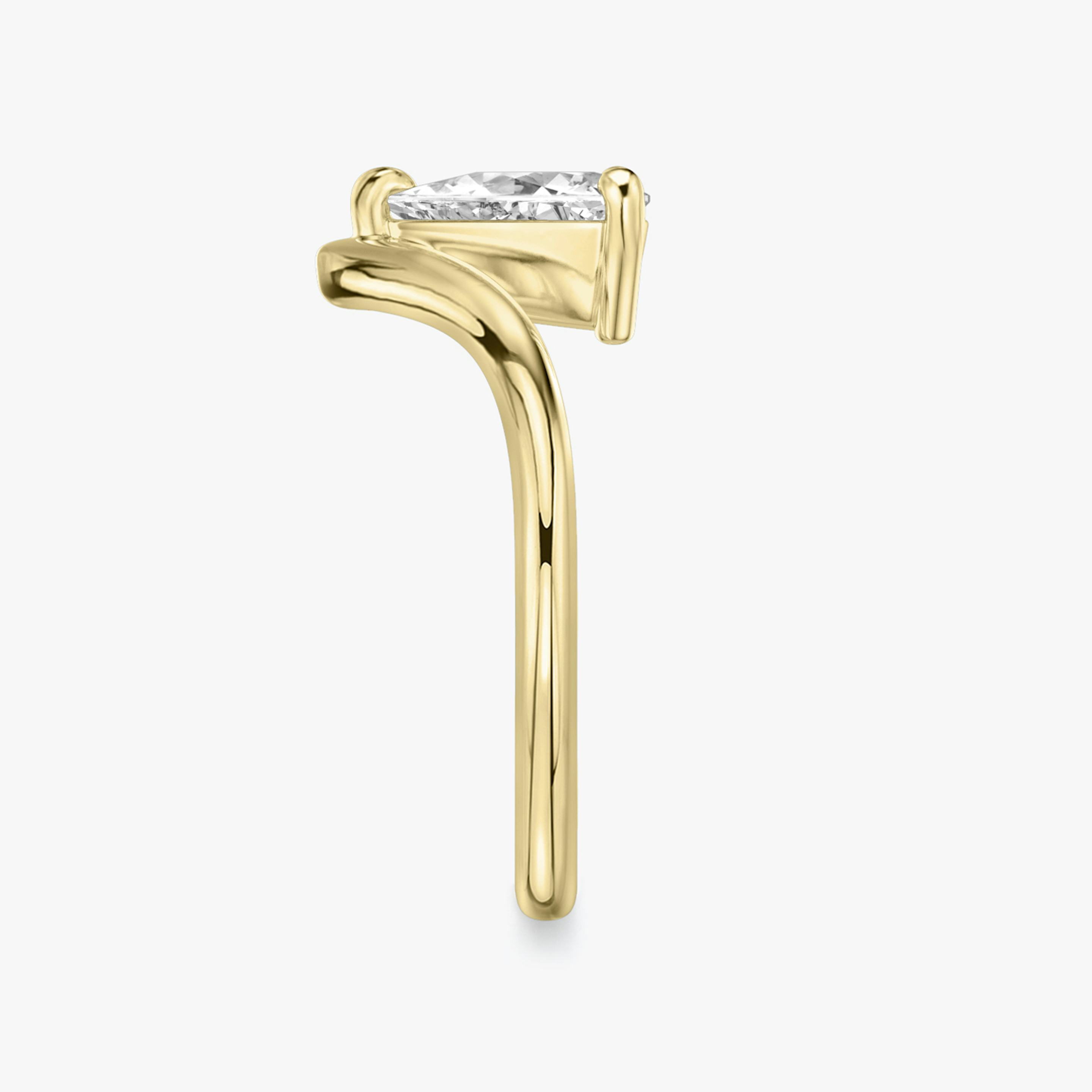 The Signature V | Trillion | 18k | 18k Yellow Gold | Band: Plain | Diamond orientation: vertical | Carat weight: See full inventory