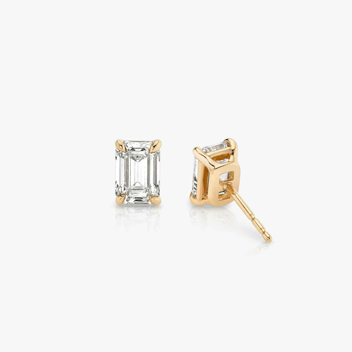Solitaire Diamond Studs Closeup image of Solitaire Diamond Studs