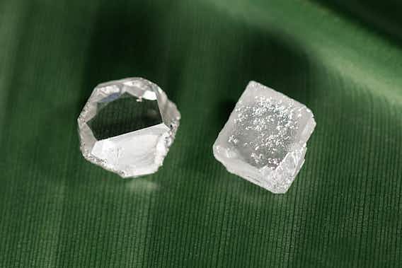 Les diamants créés en laboratoire sont-ils de vrais diamants?