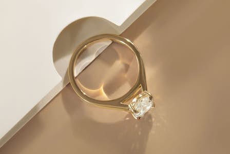 Yellow gold engagement ring 