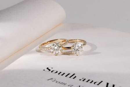 How to Buy Engagement Ring, According to Diamond