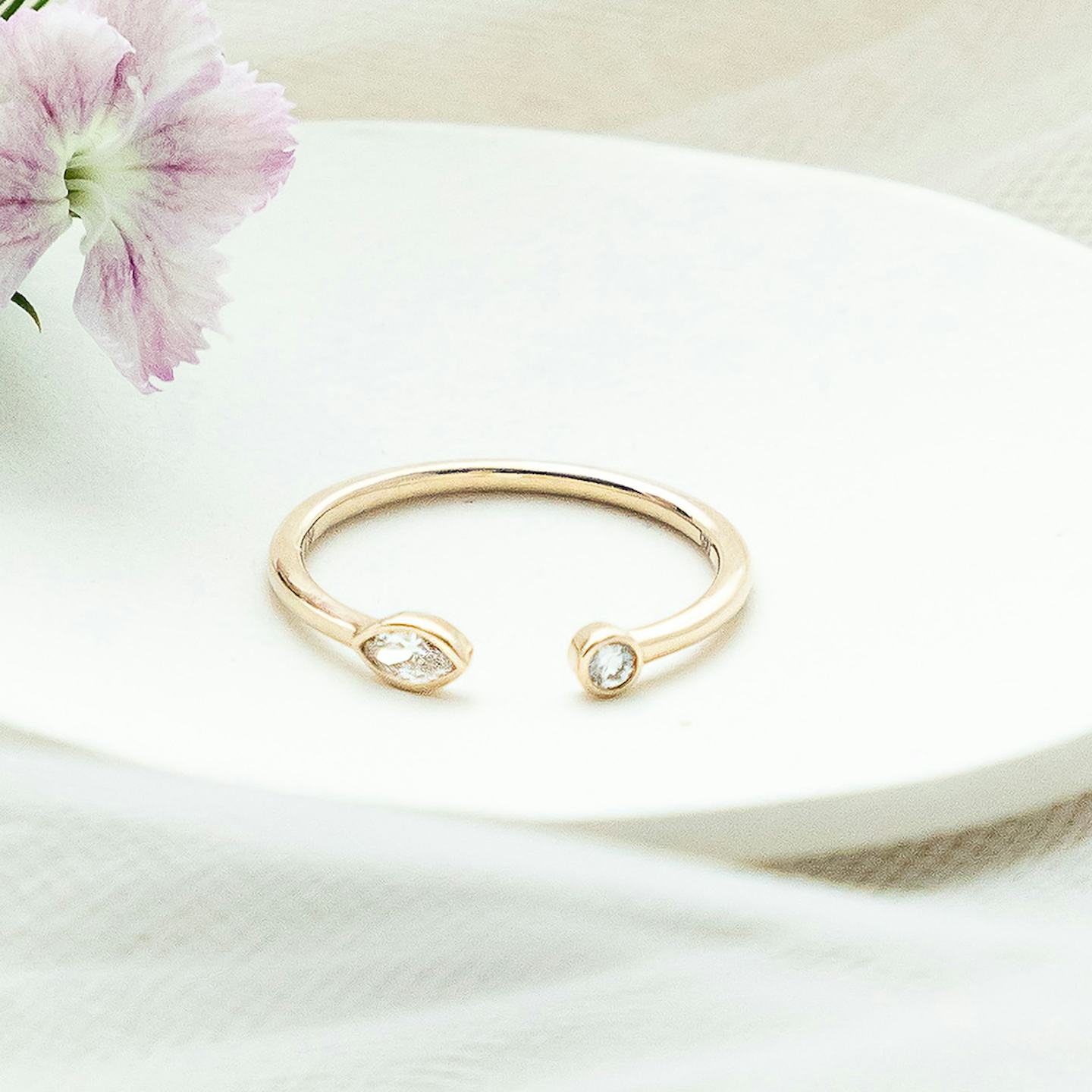 Petal Ring | round-brilliant+marquise | 14k | 18k Yellow Gold