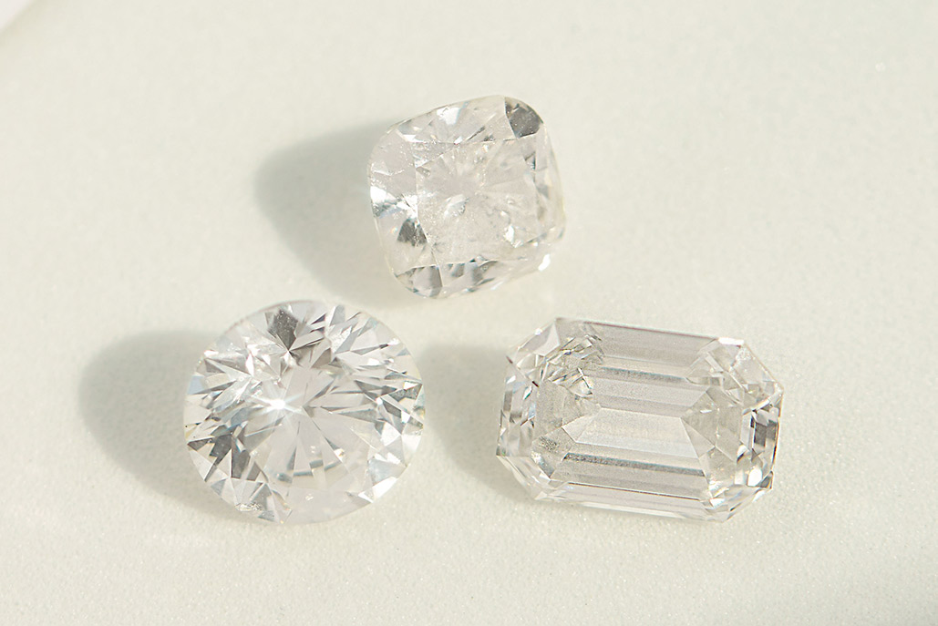 Cubic Zirconia vs Diamond What’s The Difference? VRAI