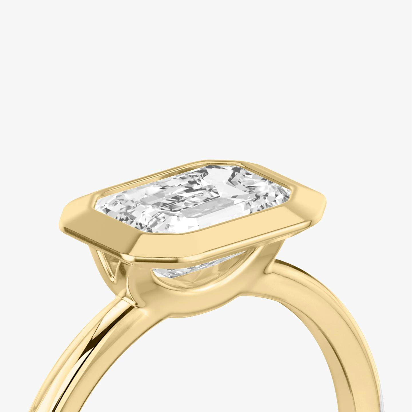 The Signature Bezel | Emerald | 18k | 18k Yellow Gold | Band: Plain | Diamond orientation: Horizontal | Carat weight: See full inventory