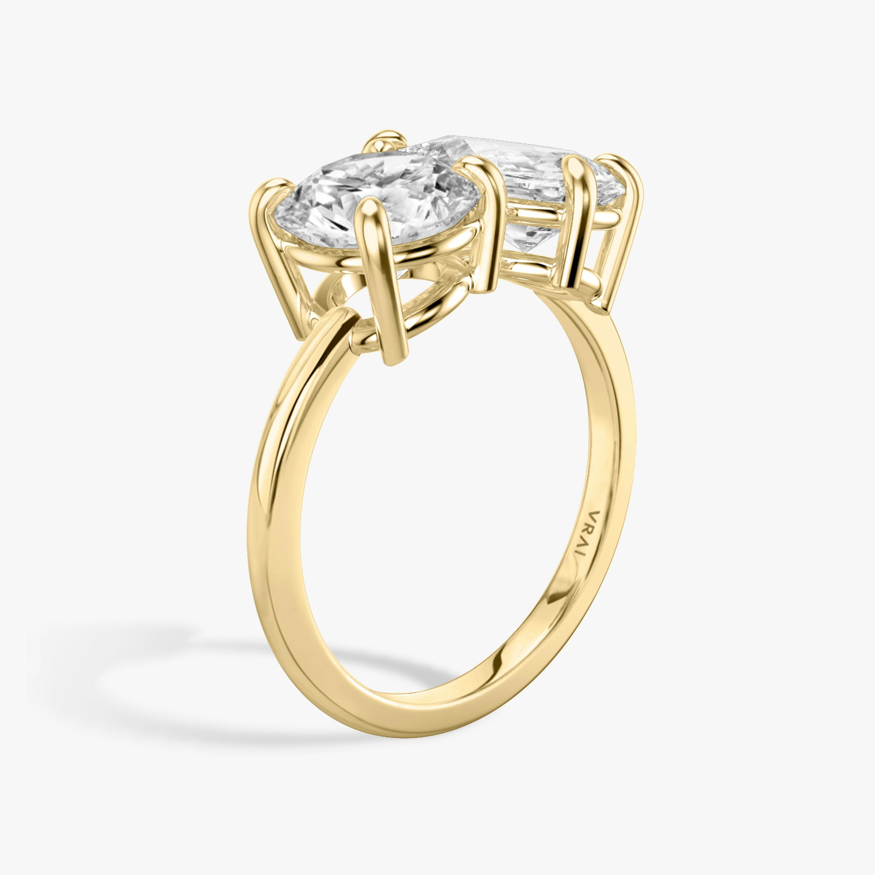 The Toi et Moi | Round Brilliant and Pear | 18k | 18k Yellow Gold | Band: Plain | Diamond orientation: vertical | Carat weight: See full inventory