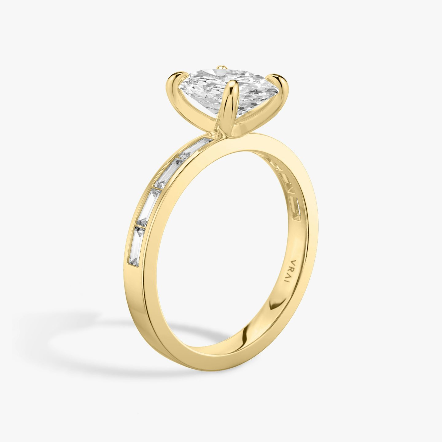 The Devotion | Oval | 18k | 18k Yellow Gold | Band: Pavé | Band stone shape: Baguette | Band: Original | Diamond orientation: vertical | Carat weight: See full inventory