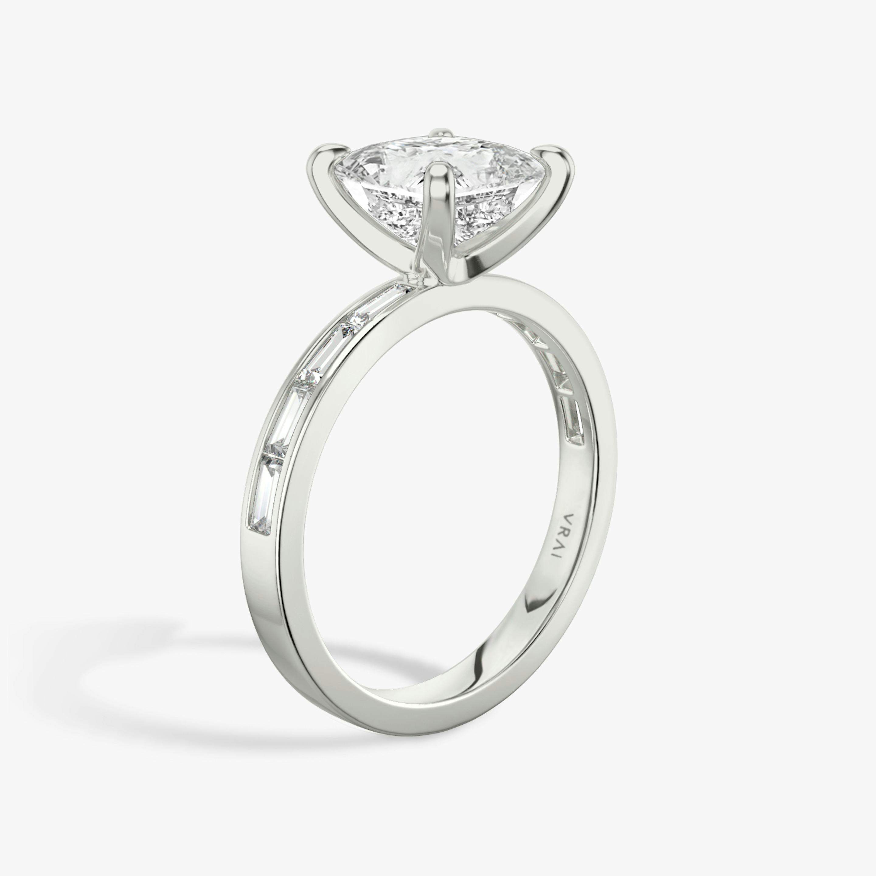 Devotion | Princess | Platin | Ringbesatz: Baguette | Ring: Original | Diamantausrichtung: vertical | Karatgewicht: Gesamtbestand ansehen