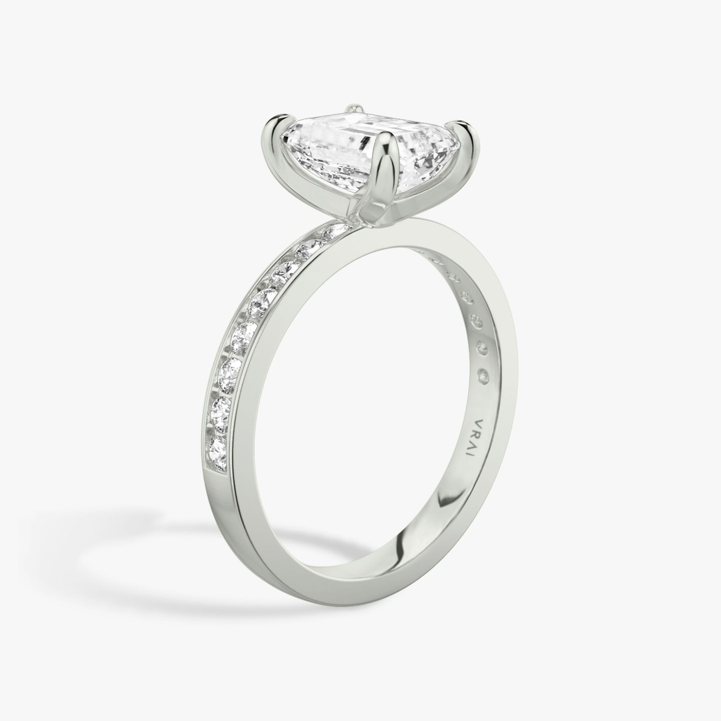 Devotion | Emerald | 18k | 18k Weißgold | Ring: Pavé | Ringbesatz: Rund | Ring: Large | Diamantausrichtung: vertical | Karatgewicht: Gesamtbestand ansehen